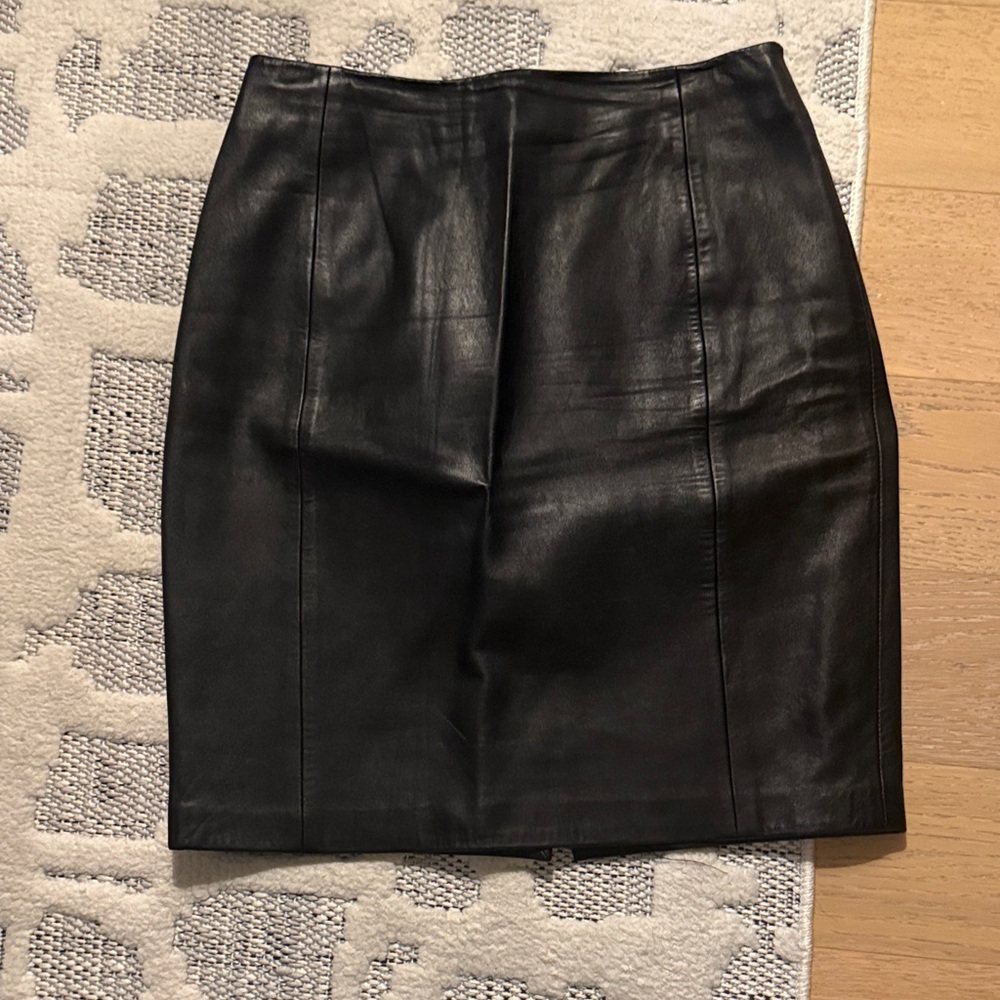 Elegant Black Leather Skirt